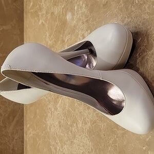 Bakers Victoria White Platform Heels, 8.5